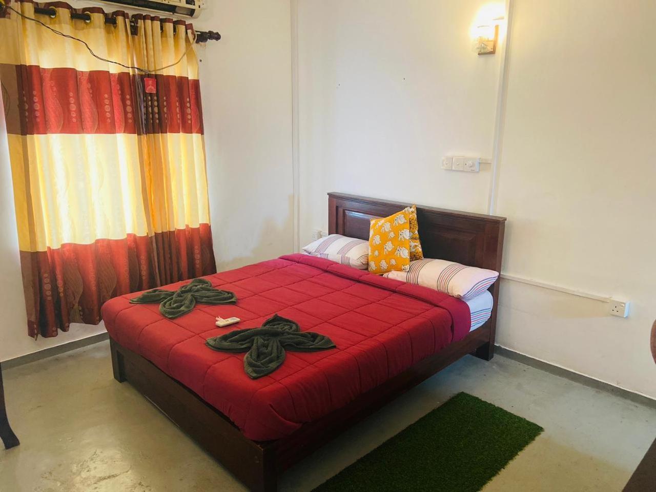 Relax On Plus Hotel Коломбо Екстериор снимка